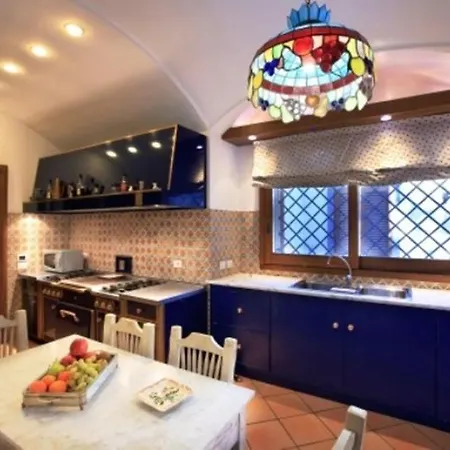 Hera In Massa Lubrense Coast Hotel 3*